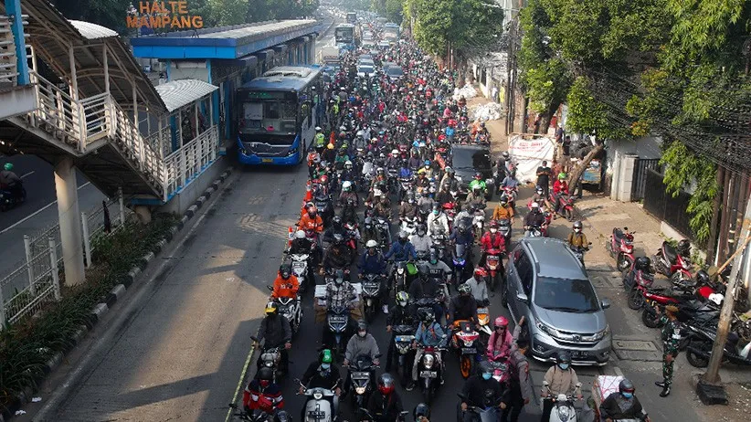 Evaluasi Implementasi PPKM: Tantangan dan Solusi Meminimalisir Kerumunan di Masa Pandemi