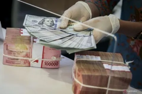 Rupiah Berpotensi Menguat Seiring Dolar AS Tertekan oleh Aksi Jual Obligasi Amerika Serikat