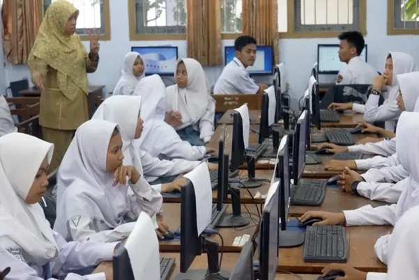 Dr. Jejen Musfah: Revisi UU Guru dan Dosen Perlu Disesuaikan dengan Perkembangan Zaman