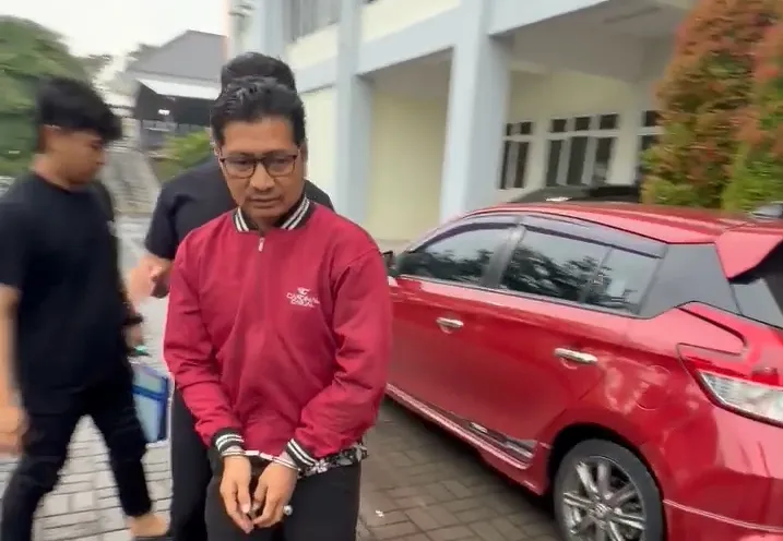 PNS di Gresik Jadi Tersangka Pelemparan Bus Trans Jatim, Terancam Sanksi Etik